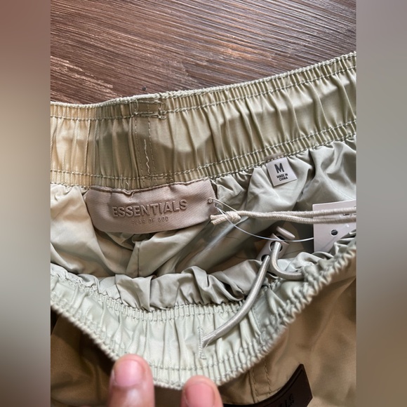 Fear of God ESSENTIALS Running Shorts Seafoam - Picture 5 of 7